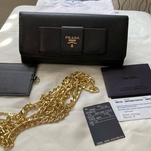 ❌SOLD❌ Prada Saffiano bow wallet w/chain WOC